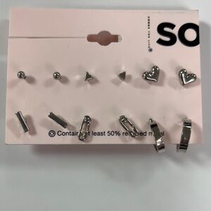SO Chic Silver Earring Collection